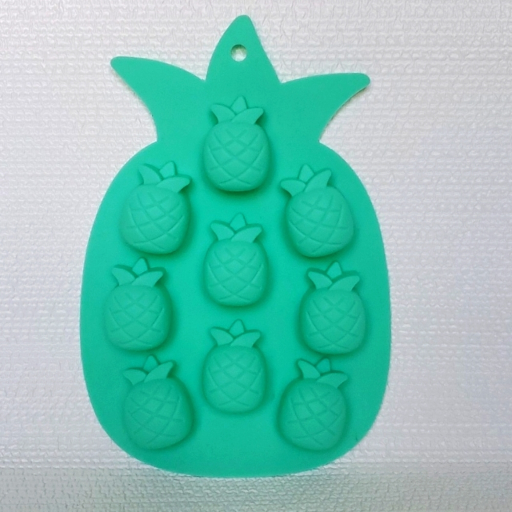 Blush Pineapple Ice Cube Tray